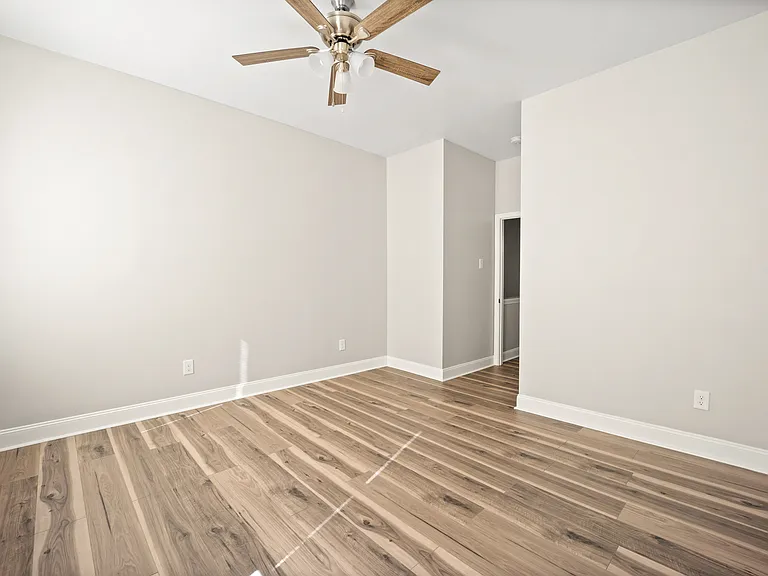 2043 Pierce St — Photo 22