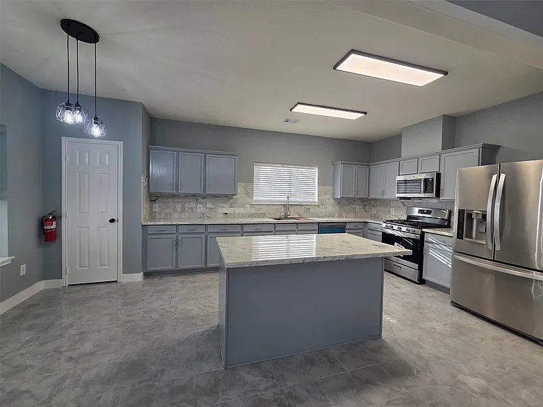 9526 Heflin Colony Dr — Photo 6