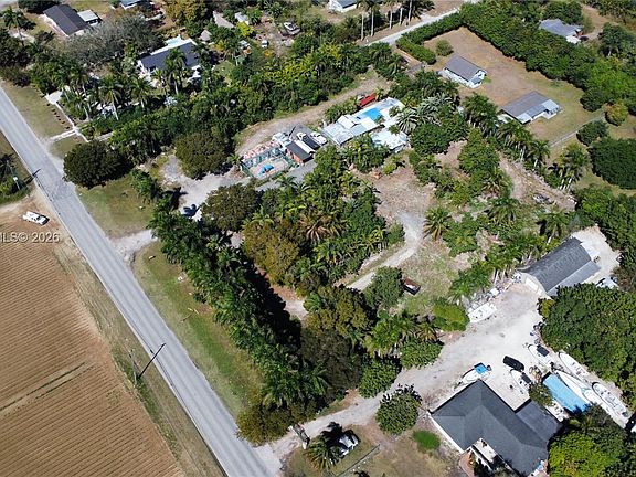 4th image of 19355 SW 320th St