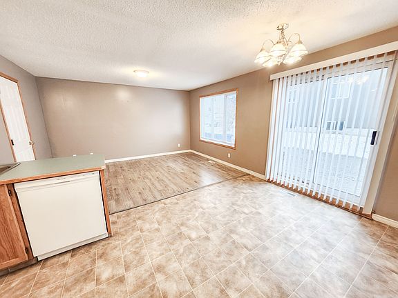 5th image of 1605 36th Ave SW #102