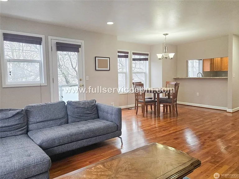 1920 E Union St #104 — Photo 2