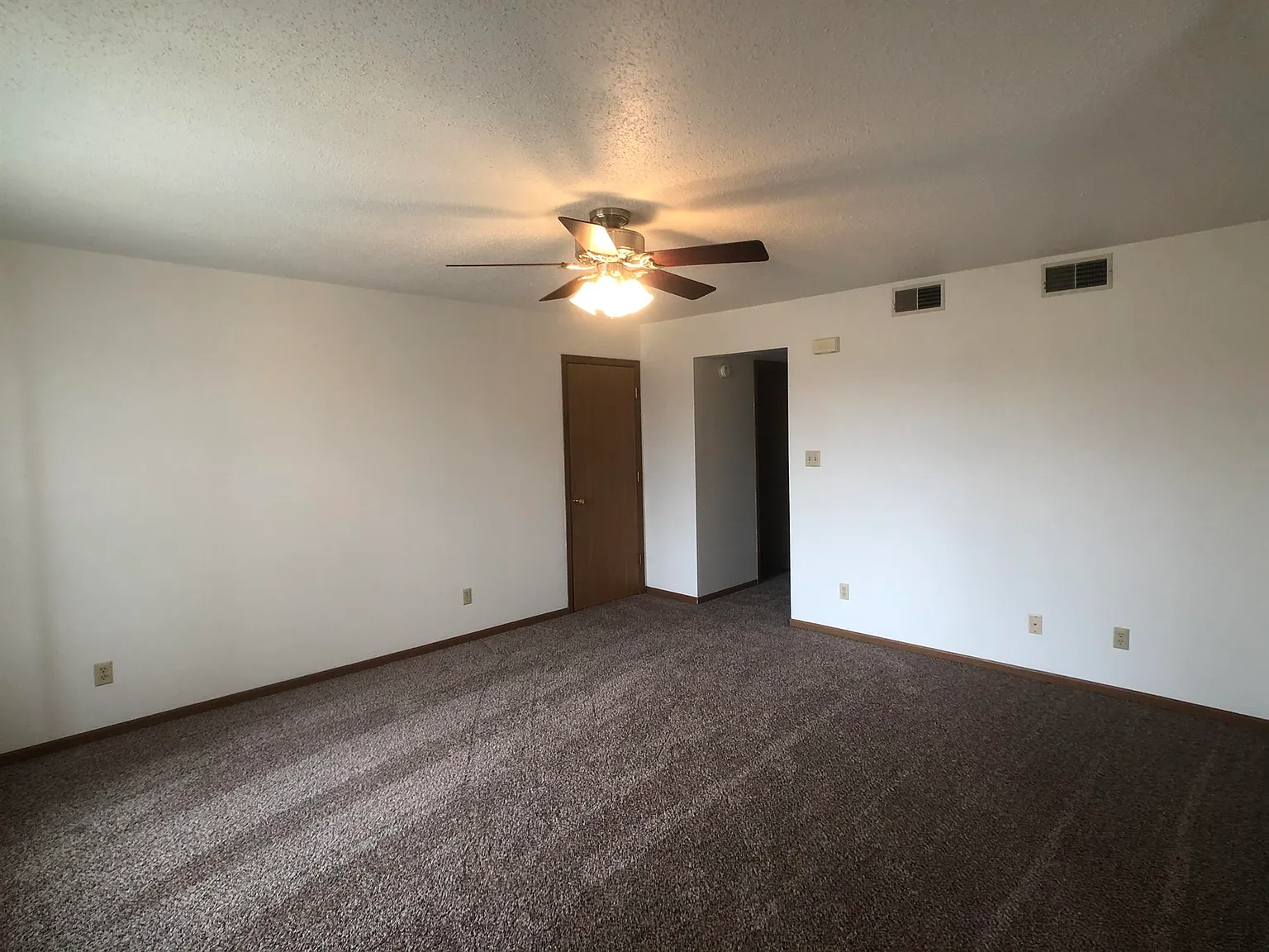 2 bed, $800 — Photo 3