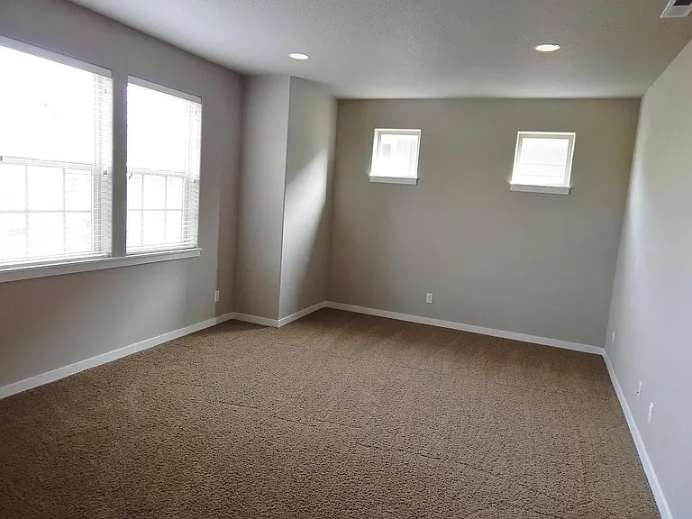 6344 NE Meadowgate Ct — Photo 8