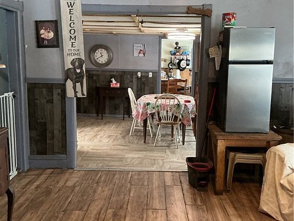 4th image of 1320 Levanna Rd