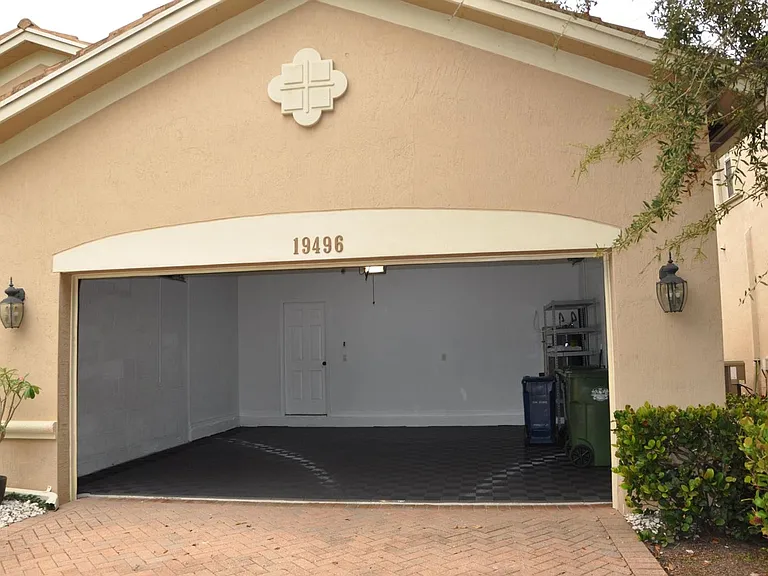 19496 S Whitewater Ave — Photo 4
