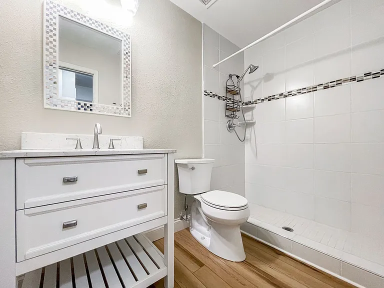 601 E Burgess Rd #E4 — Photo 8