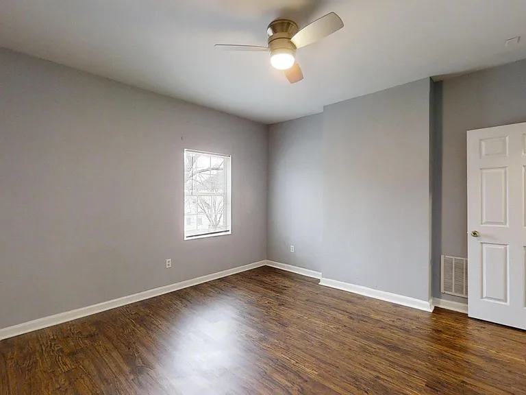 1133 N Keystone Ave — Photo 11