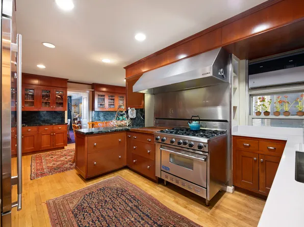 1215 5th Avenue image 10 of 22