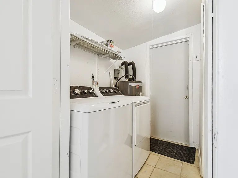 10103 N Lantana Ave — Photo 9