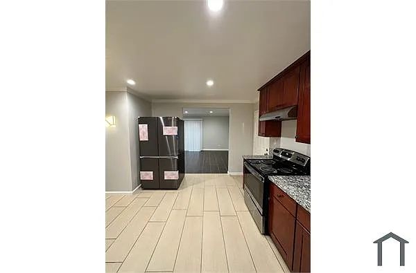 Building Photo - 7033 Linwood Way