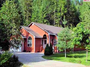 927 Bear Claw Rd, Clark Fork, ID 83811