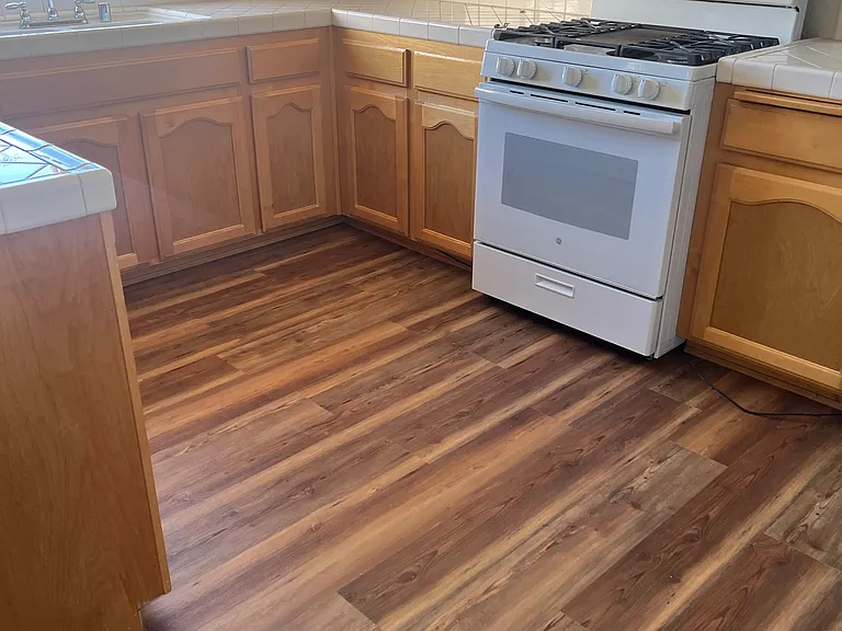 450 Mason Way — Photo 2