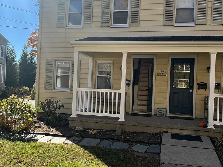 20 Lathrop Ave — Photo 16