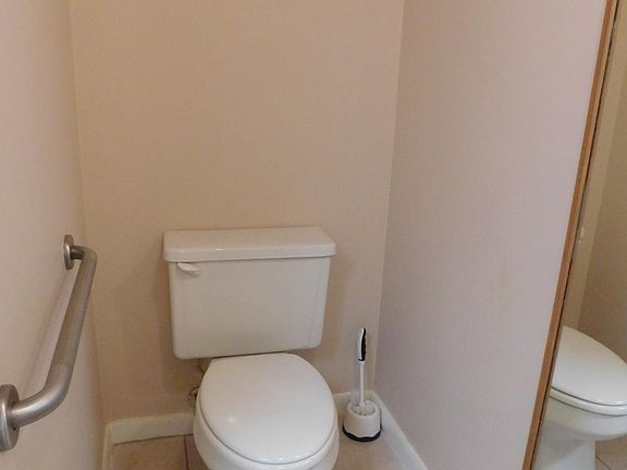 2nd image of 4955 Pepper Cir #B-204