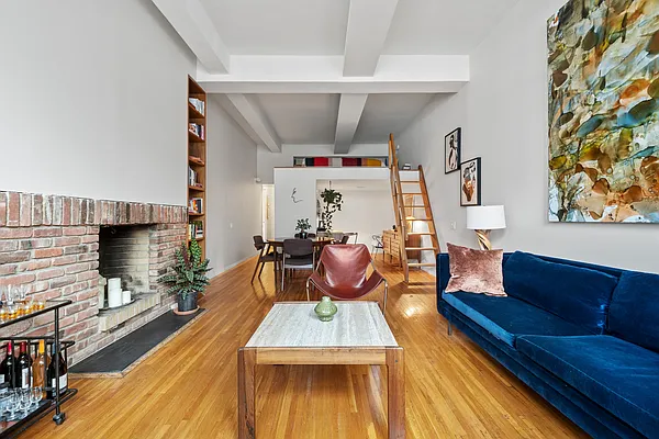 Sold by Compass | media 17