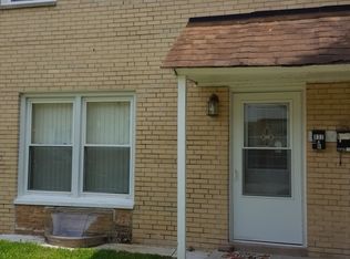 832 Colonial Dr APT B, Wheeling, IL 60090
