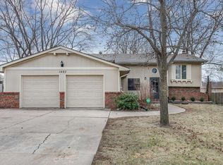 1407 E Oak Forest Rd, Derby, KS 67037