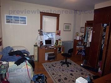 2nd image of 13 Sparhawk St #Ad2