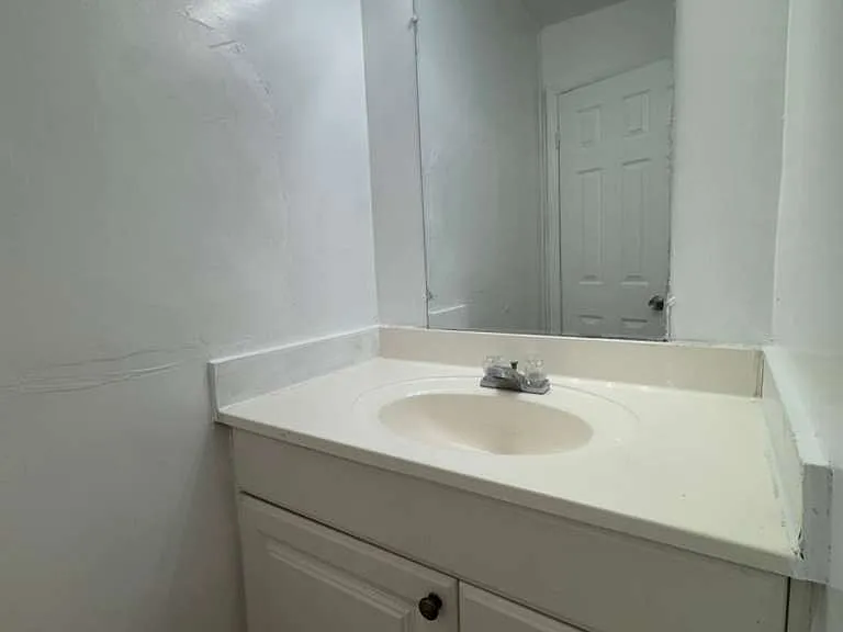 965 W 36th St #1 — Photo 7