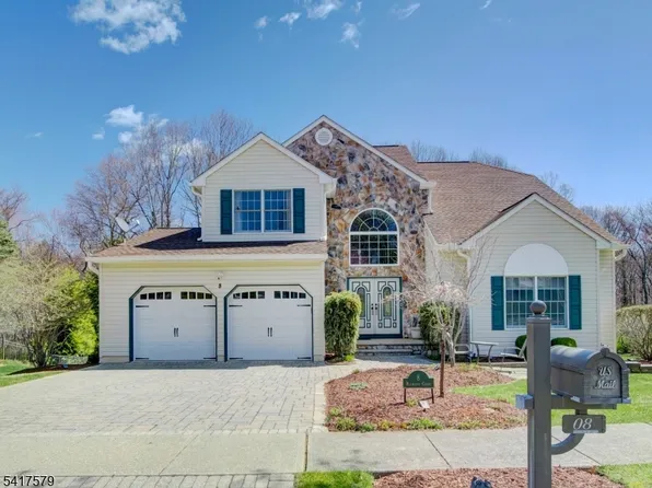 8 Mulberry Ct, Roxbury Twp., NJ 07876
