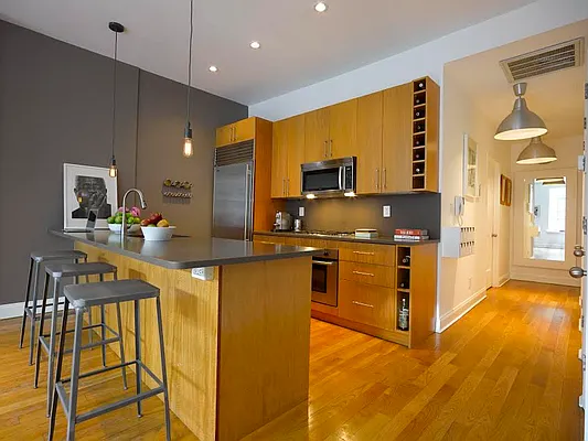 Sold by DALAZAR | media 16