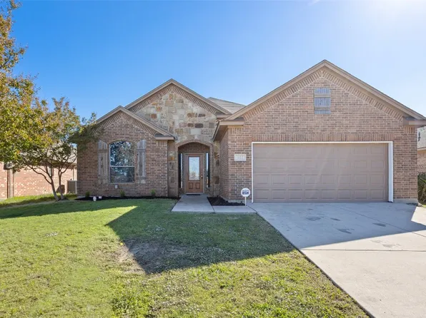 111 Stonegate Blvd, Alvarado, TX 76009
