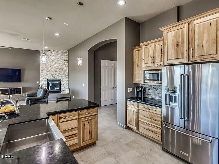 2520 Demaret Dr — Photo 16