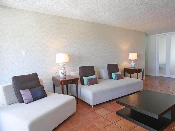 2nd image of 65 Calle Santiago Iglesias APT 1103