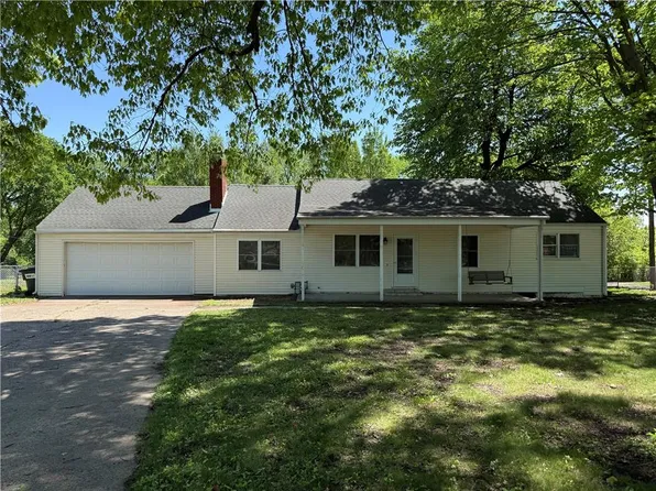 13227 Bennington Ave, Grandview, MO 64030