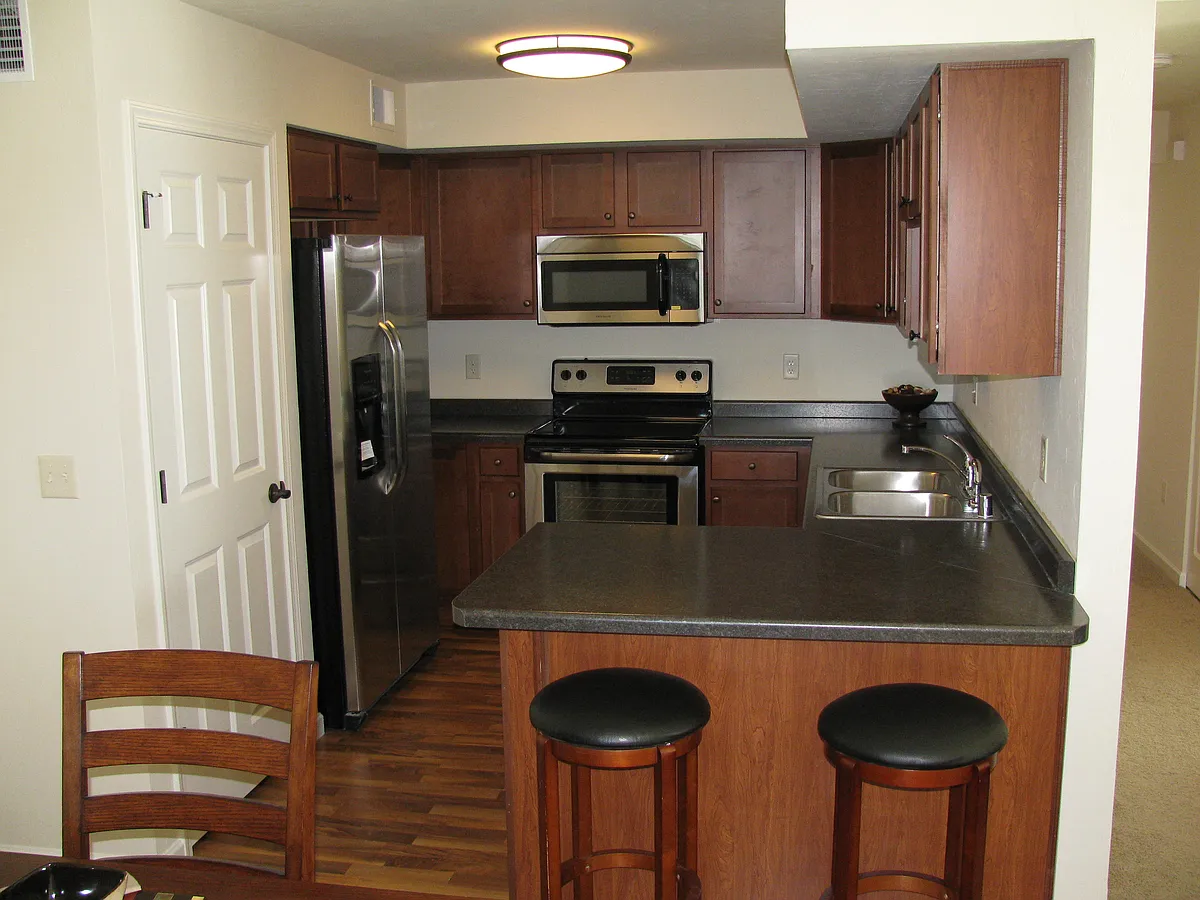 Building Photo - 1241 Meadowbrook Dr