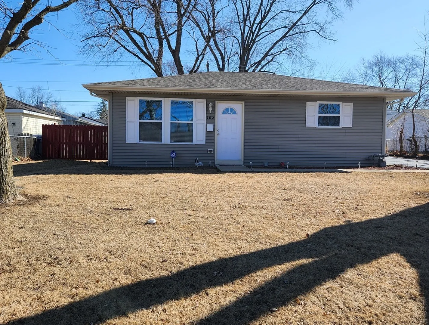 102 Caddy Ave photo 1