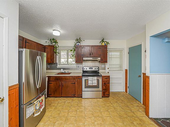 2nd image of 5489 Expressway Dr N