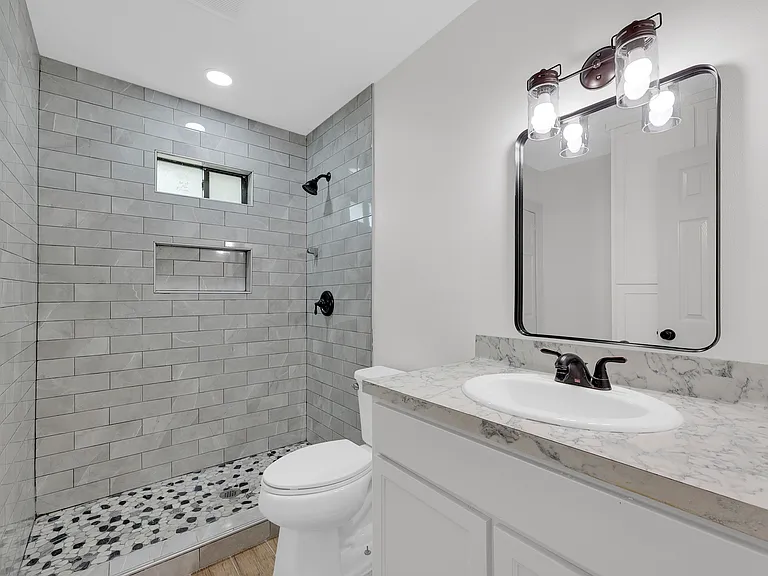 310 N 13th Ave #3 — Photo 8