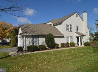 112 Hawthorne Ct, Wyomissing, PA