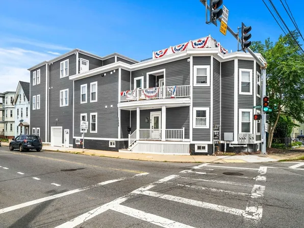 1088 Saratoga St #4, Boston, MA 02128
