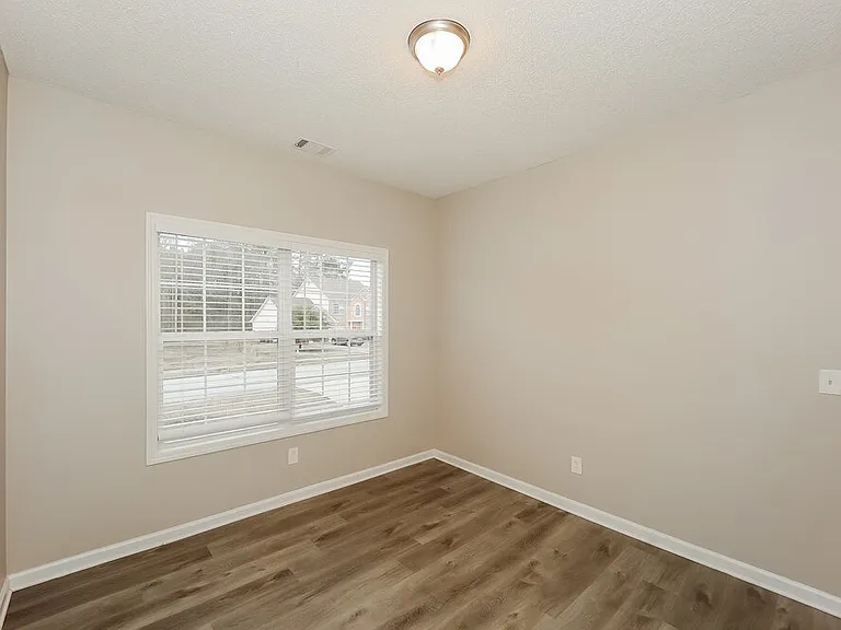 303 Tara Beach Ln — Photo 14