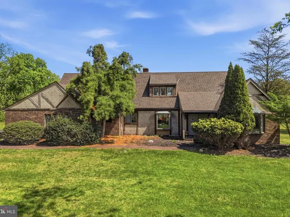 2045 Adams Rd, East Greenville, PA 18041