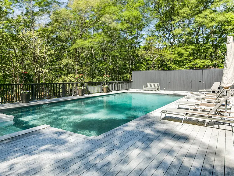 15 Karin Dr — Photo 4