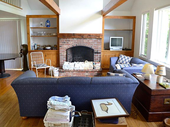 4th image of 120 Chestnut St #1