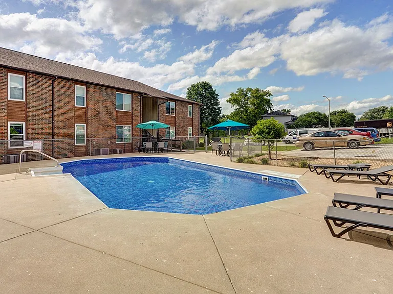 Southcreek Apartments — Photo 15