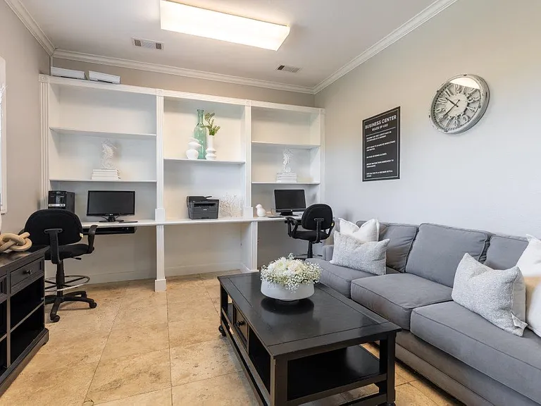 Villa Du Lac Apartment Homes — Photo 19