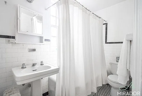 Rented by Mirador Real Estate | media 22