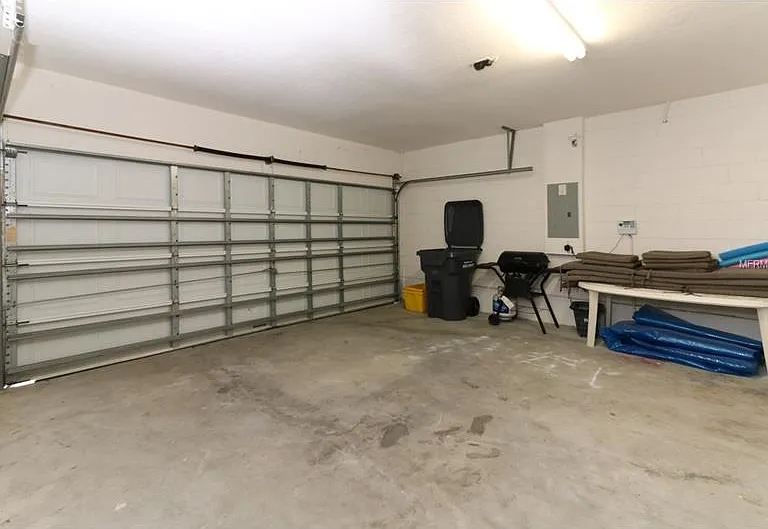 spacious 2 car gargage