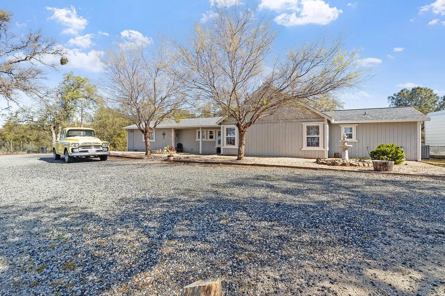 3374 Maravilla Dr photo 1
