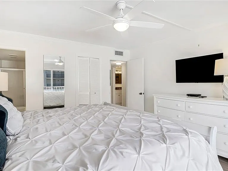 3000 Gulf Shore Blvd N #213 — Photo 24