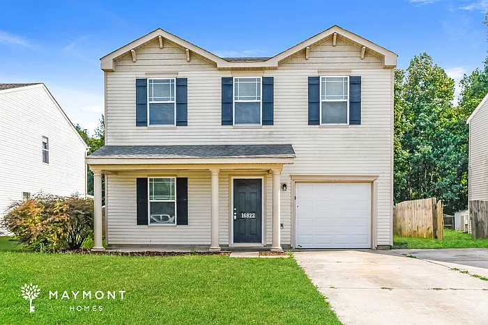 3 bed, 2.5 bath, 2332 sqft, $1,470 — Photo 1