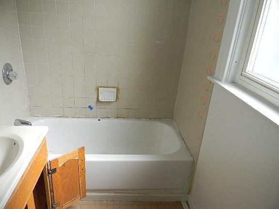 5th image of 208 Kinsey Ave