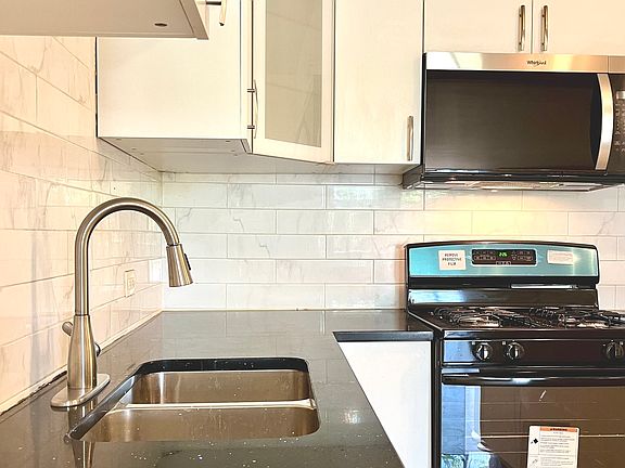 5th image of 3021 S Michigan Ave Unit 302