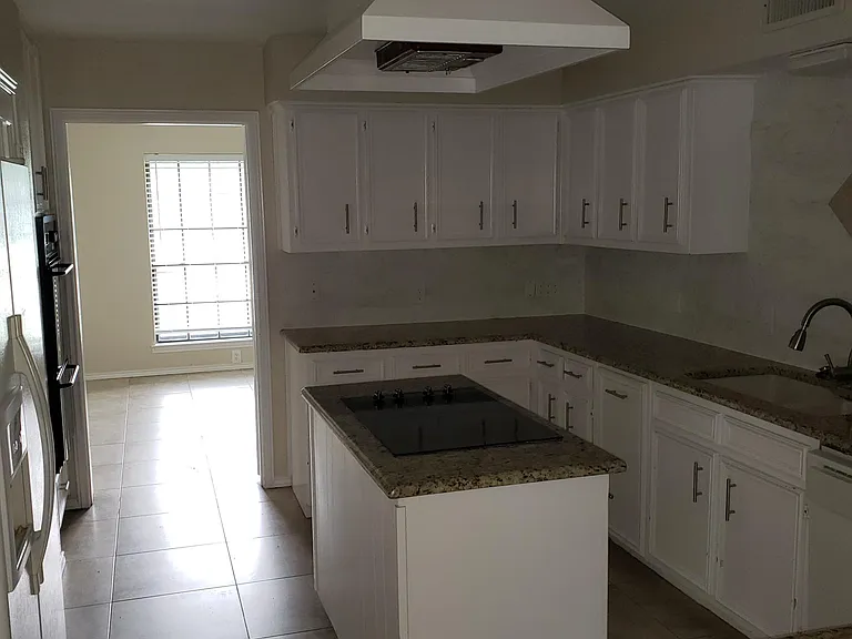 3016 Overton Park Dr W — Photo 9