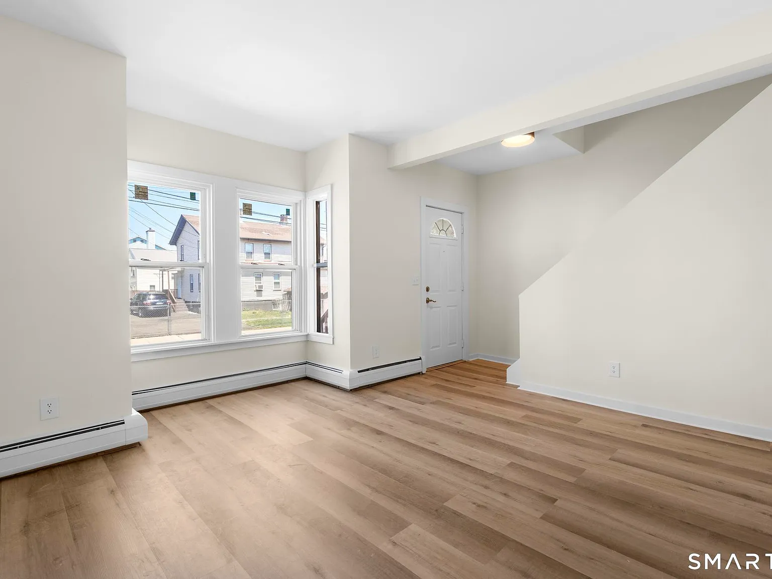 3 bed, 1.5 bath, 1948 sqft, $2,700 — Photo 4